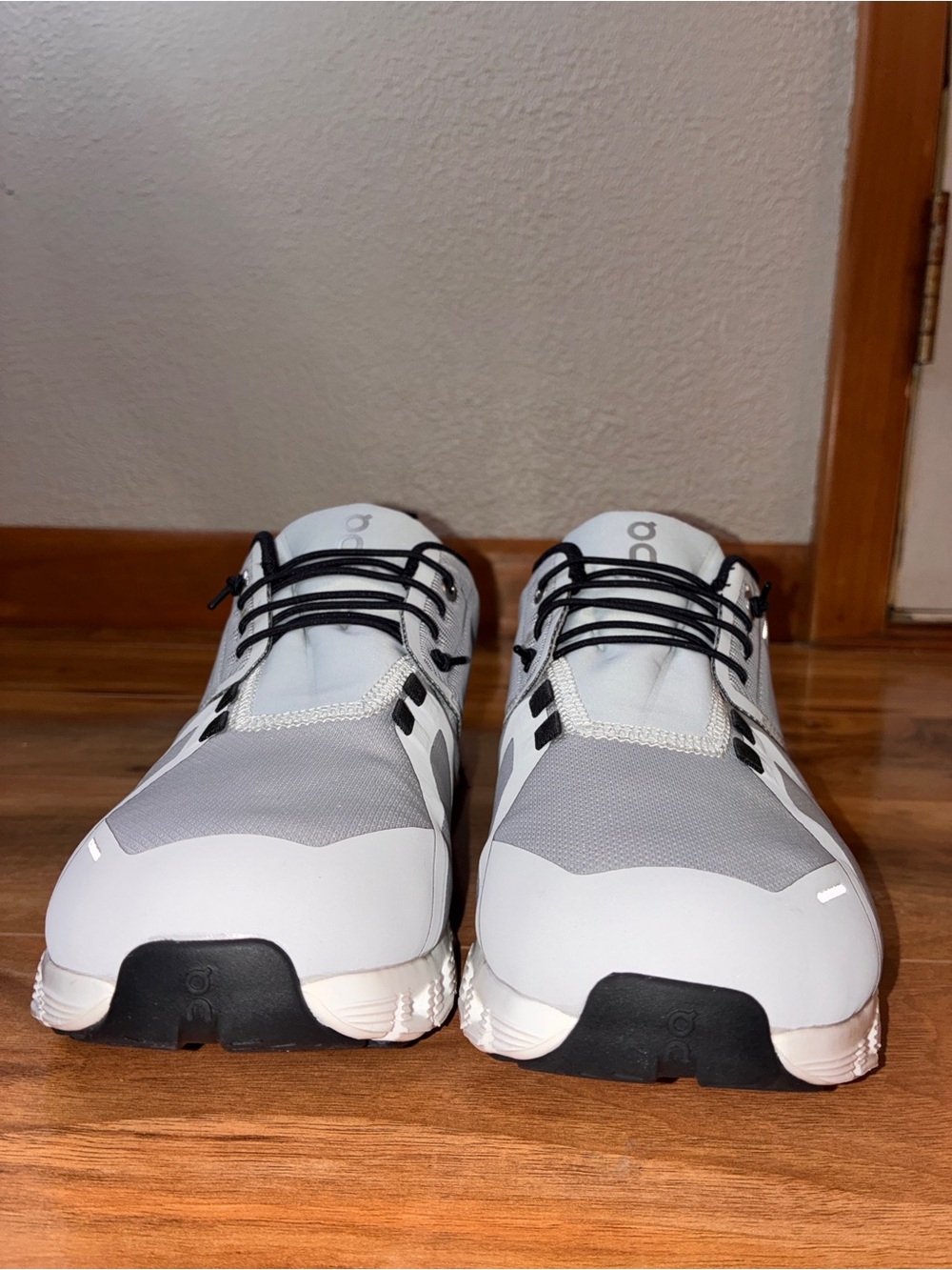 On Cloud 5 Women’s Waterproof Athletic Running Shoe Sneakers, gray- size 10 - Picture 5 of 13